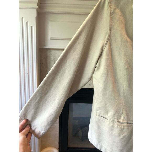 L.L. Bean Women’s Cream Tan Elegant Three Button Up Blazer Size Petite 12 - Picture 3 of 8